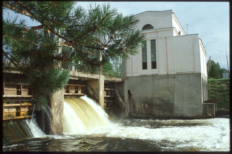 Гидроэлектростанция на реке Великой