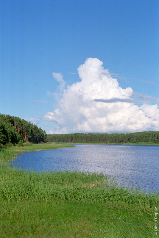 Облако над озером