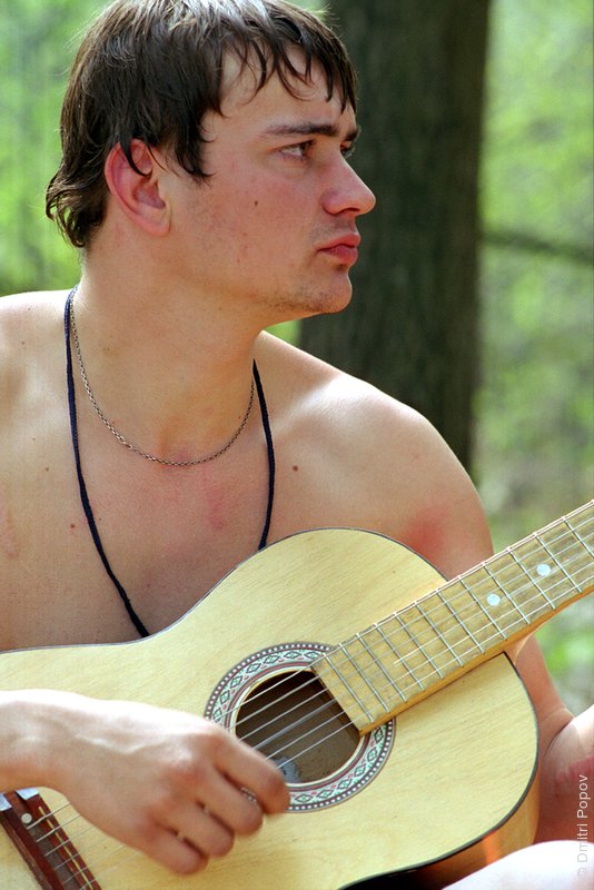 35-player-guitar
