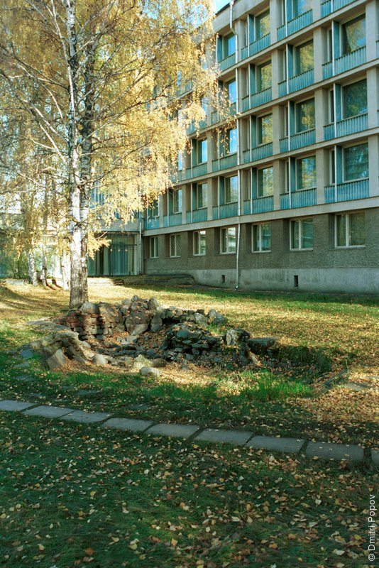 Фонтан у гостиницы