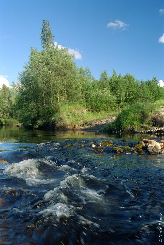 Перекат на месте разрушенного моста