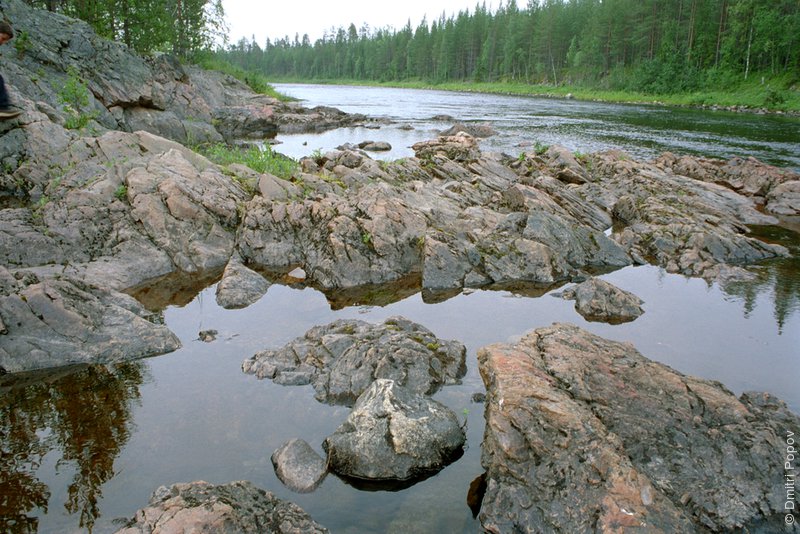 Скалистый берег острова. Пасмурная погода