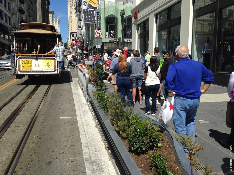 IMG_3836-cable-car-passengers-line